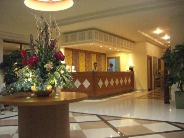 Amans Hotel Ambon Exteriör bild